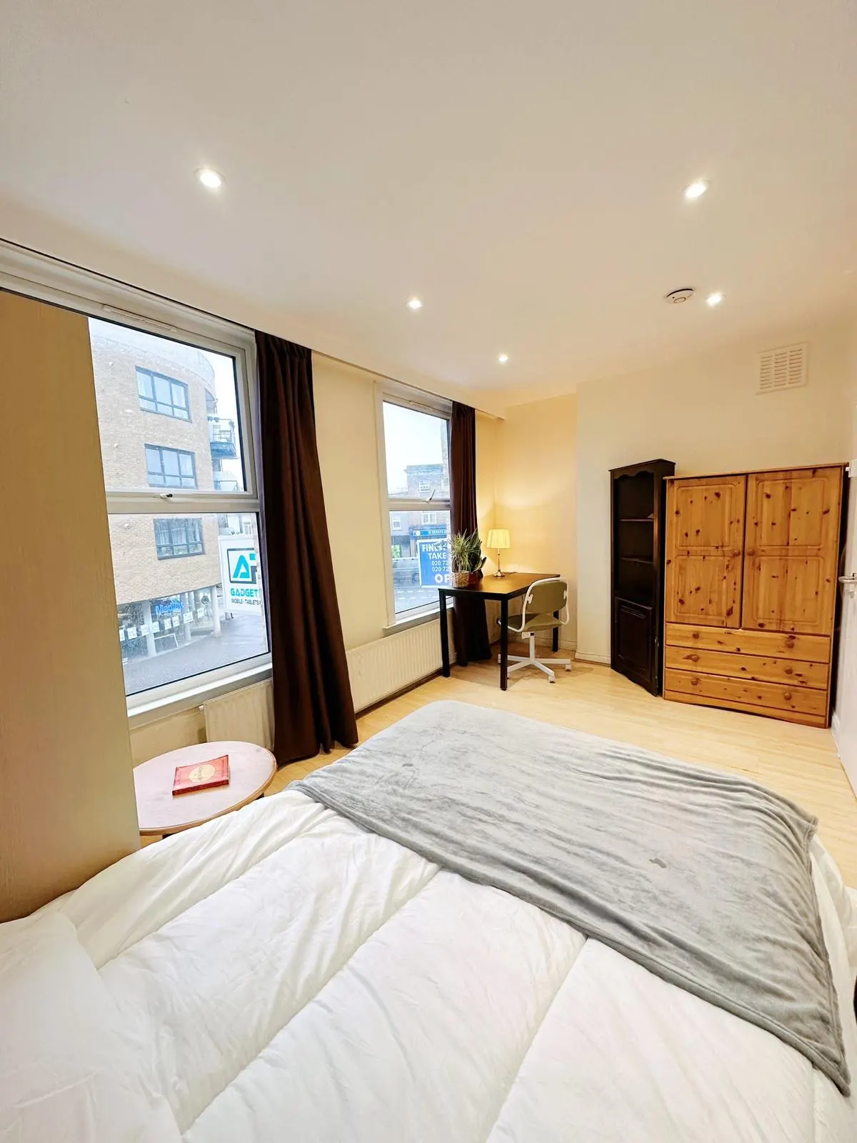 Double room near CANADA WATER